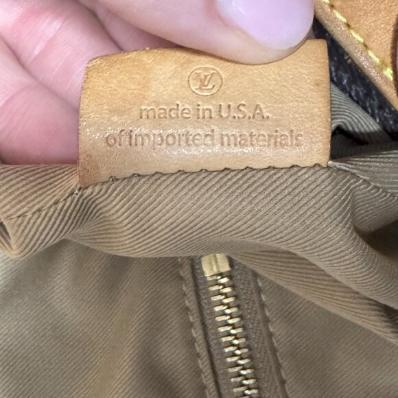 Louis Vuitton Graceful PM hobo in classic Monogram canvas Beige Interior - Picture 12 of 17